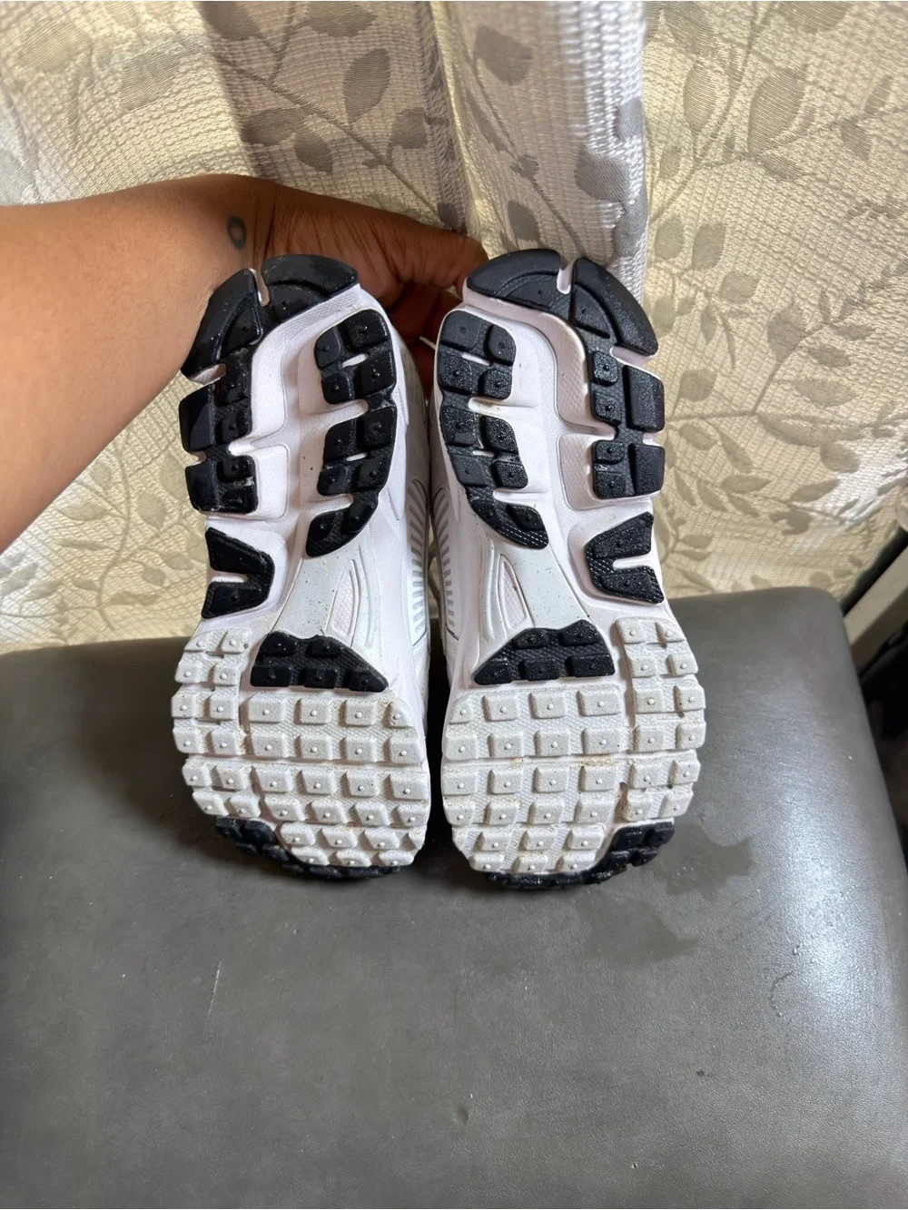 Nike Men’s White Mesh Running Sneakers